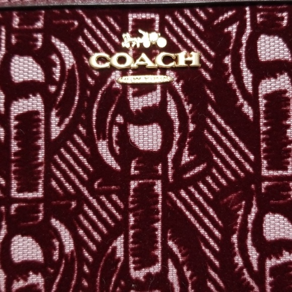 Coach Velvet Chain Print Accordion Zip Wallet - Picture 6 of 7